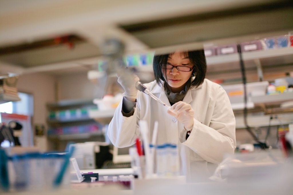 women scientist working